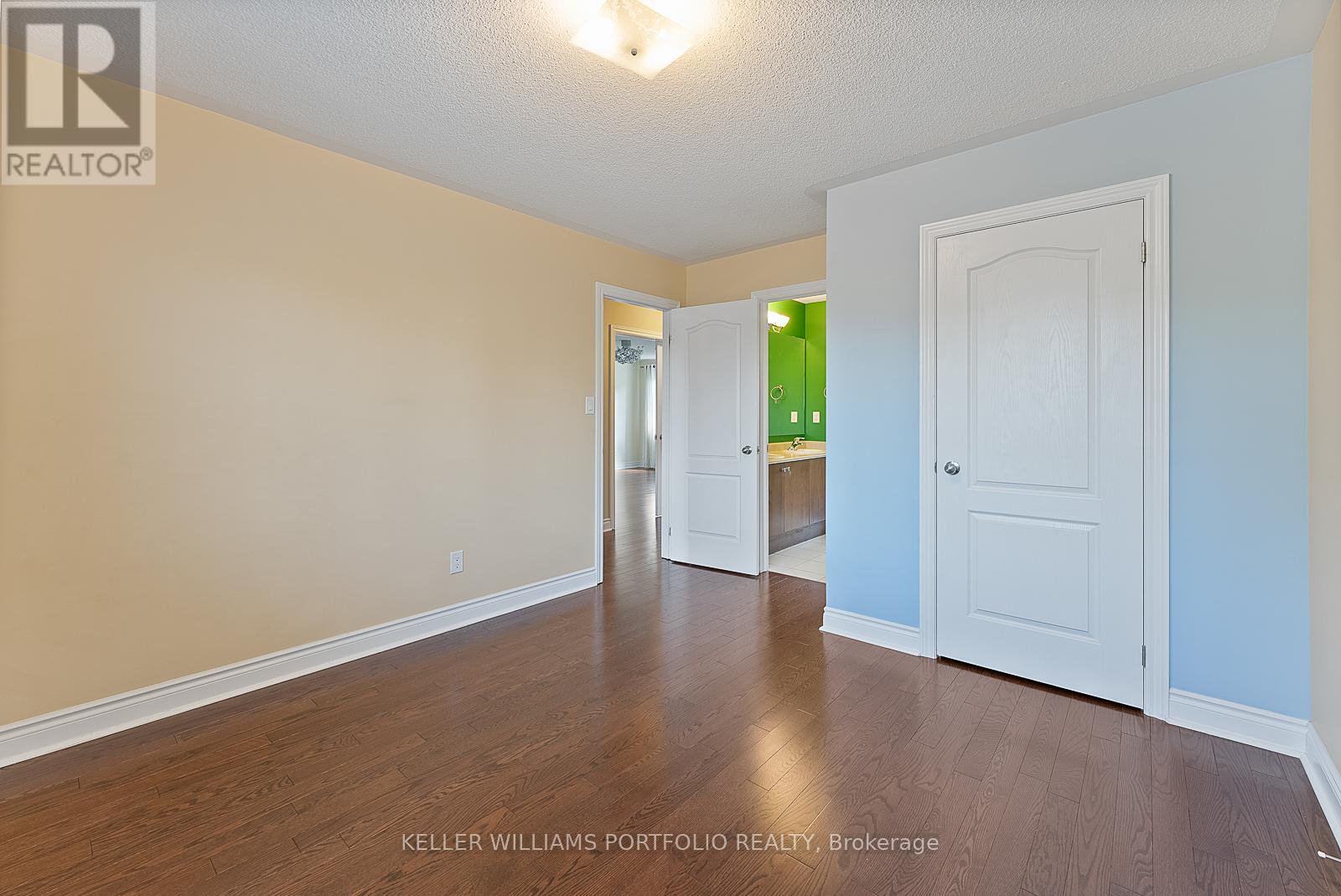 1096 Sherman Brock Circle, Newmarket, Ontario  L3X 0B2 - Photo 37 - N12371344
