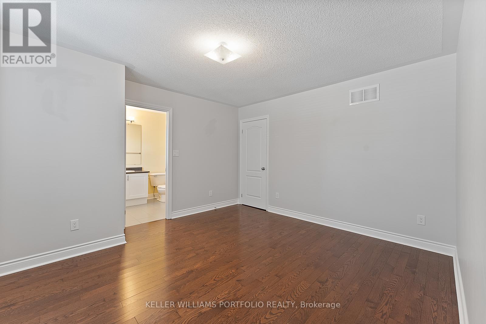 1096 Sherman Brock Circle, Newmarket, Ontario  L3X 0B2 - Photo 42 - N12371344