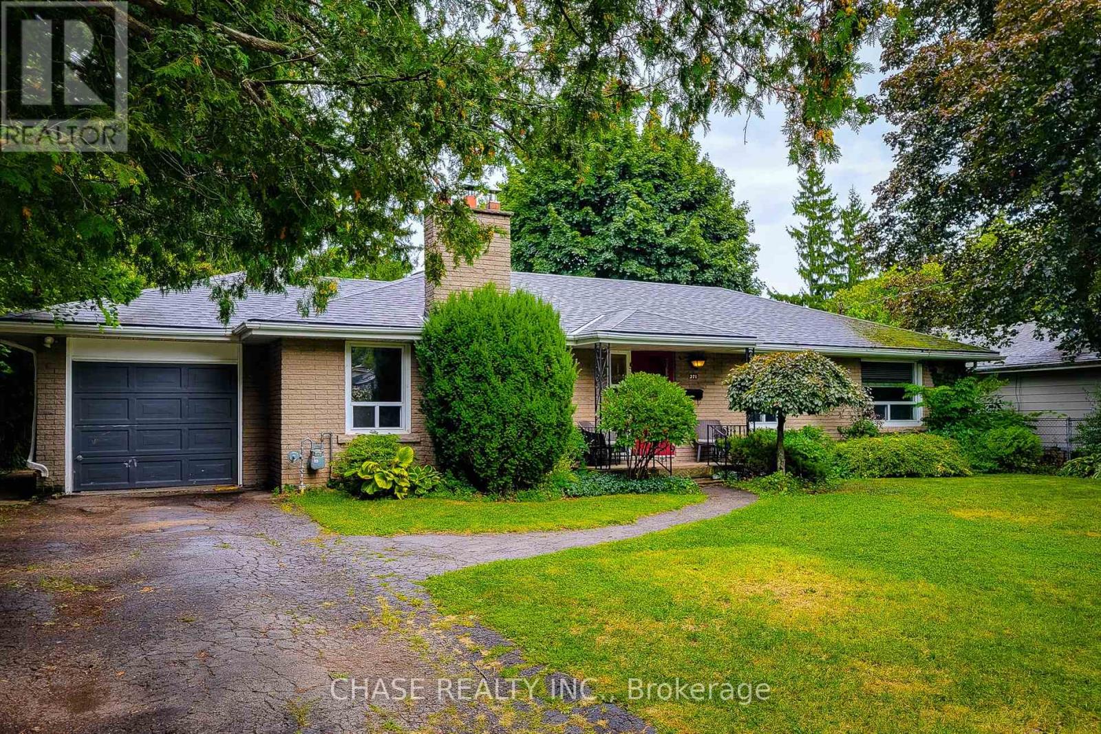 Property at 371 ROBINA ROAD image 4