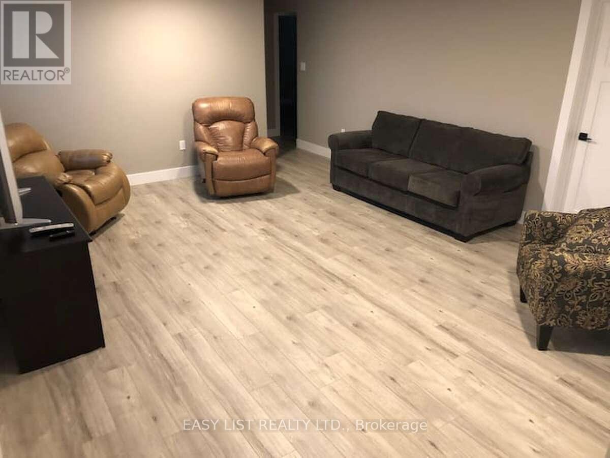 2 Creek Side Place, Lambton Shores, Ontario  N0M 1T0 - Photo 14 - X12371339