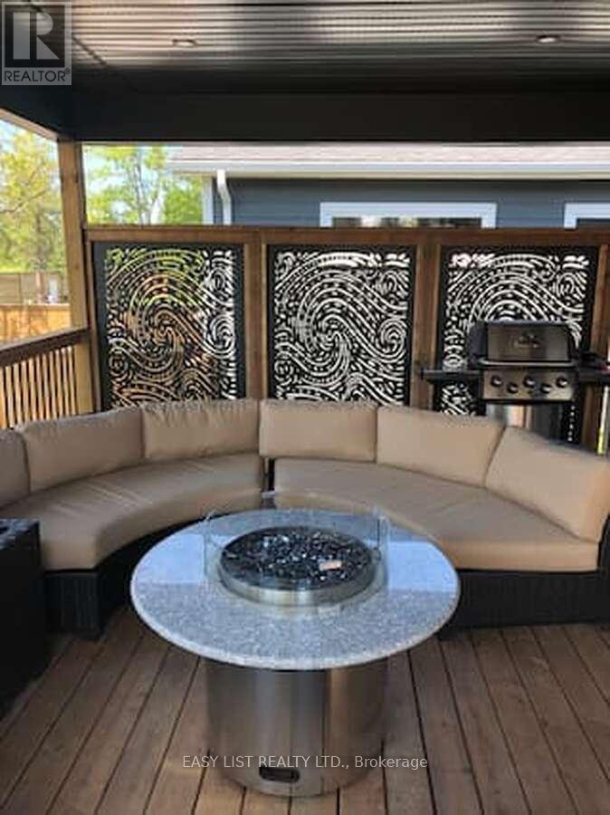 2 Creek Side Place, Lambton Shores, Ontario  N0M 1T0 - Photo 21 - X12371339