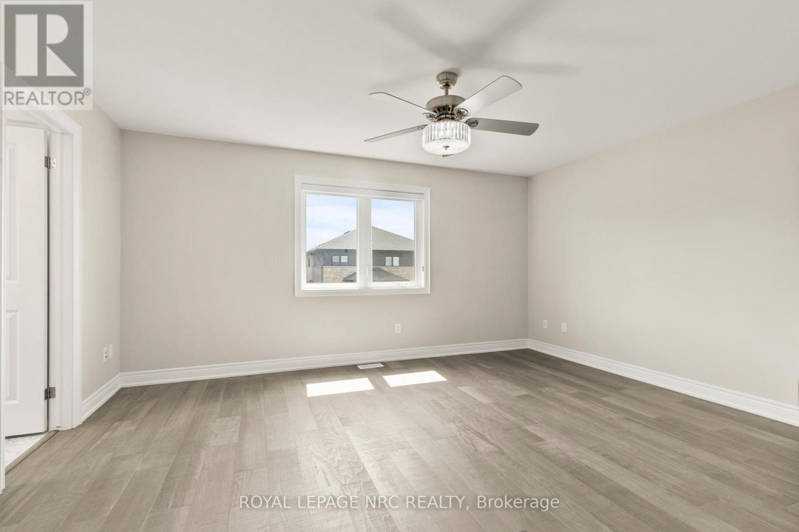 25 Autumn Avenue, Thorold, Ontario  L2V 0H2 - Photo 19 - X12371360