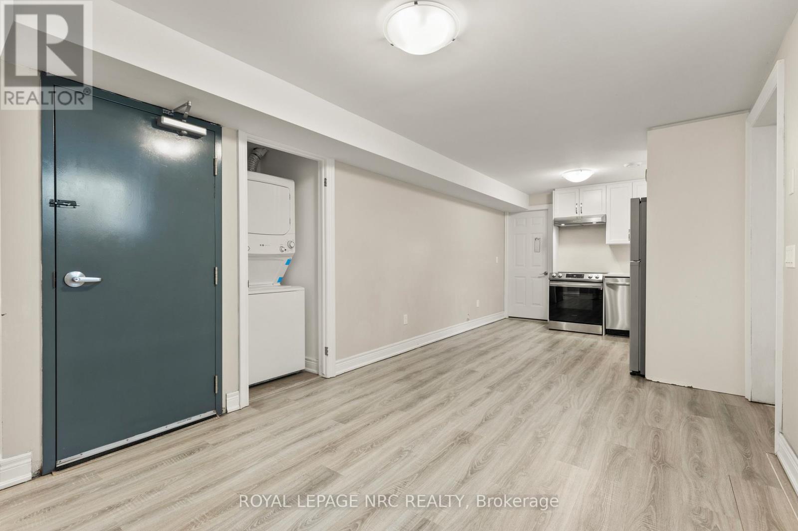25 Autumn Avenue, Thorold, Ontario  L2V 0H2 - Photo 28 - X12371360