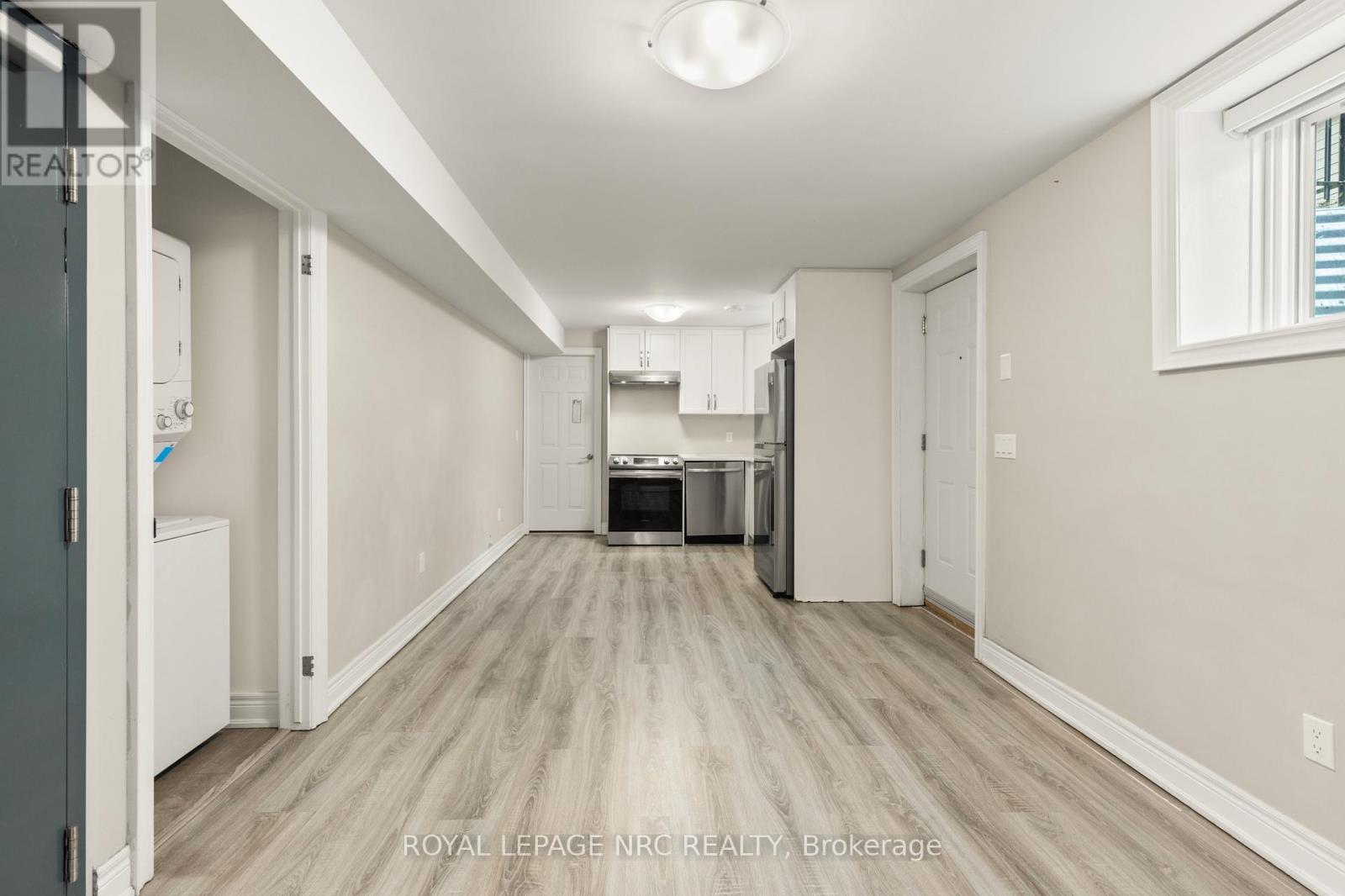 25 Autumn Avenue, Thorold, Ontario  L2V 0H2 - Photo 29 - X12371360