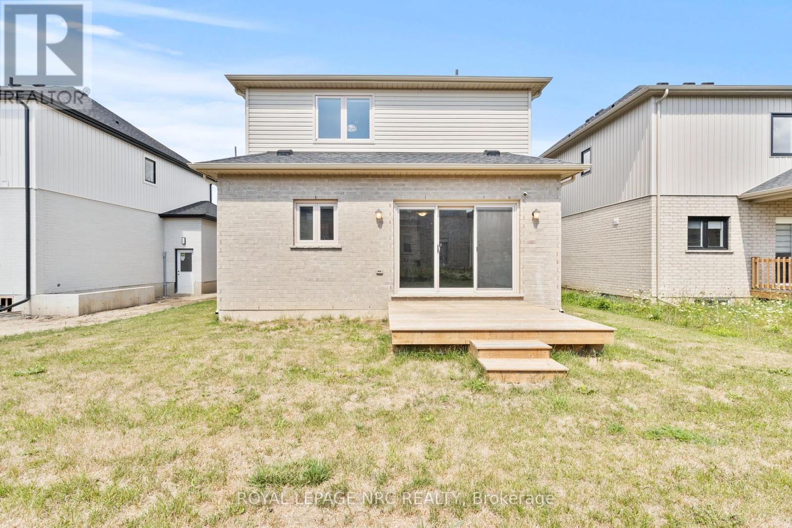 25 Autumn Avenue, Thorold, Ontario  L2V 0H2 - Photo 39 - X12371360