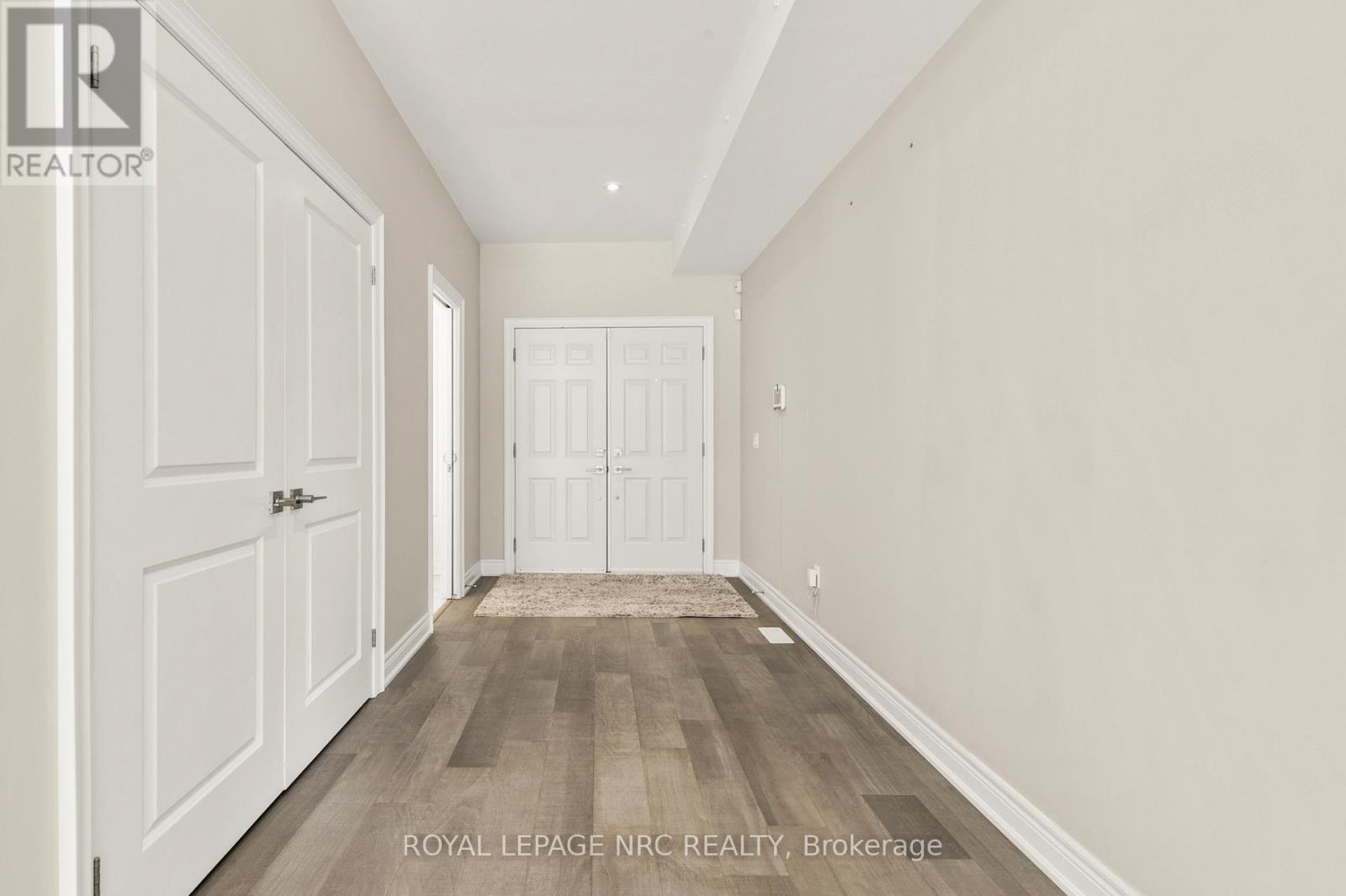 25 Autumn Avenue, Thorold, Ontario  L2V 0H2 - Photo 4 - X12371360