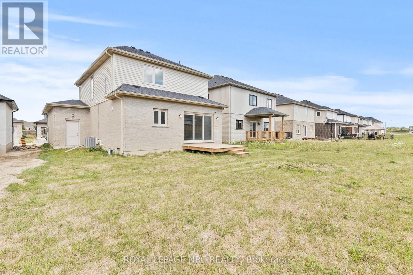 25 Autumn Avenue, Thorold, Ontario  L2V 0H2 - Photo 41 - X12371360