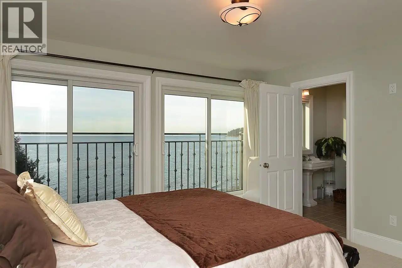 1698 Ocean Beach Esplanade, Gibsons, British Columbia  V0N 1V5 - Photo 8 - R3041660