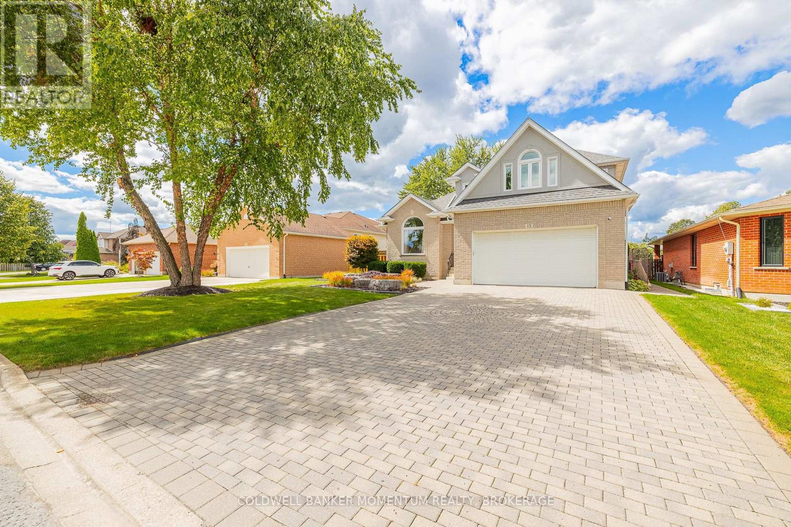 13 Willow Court, Thorold, Ontario  L2V 4Z8 - Photo 2 - X12371368