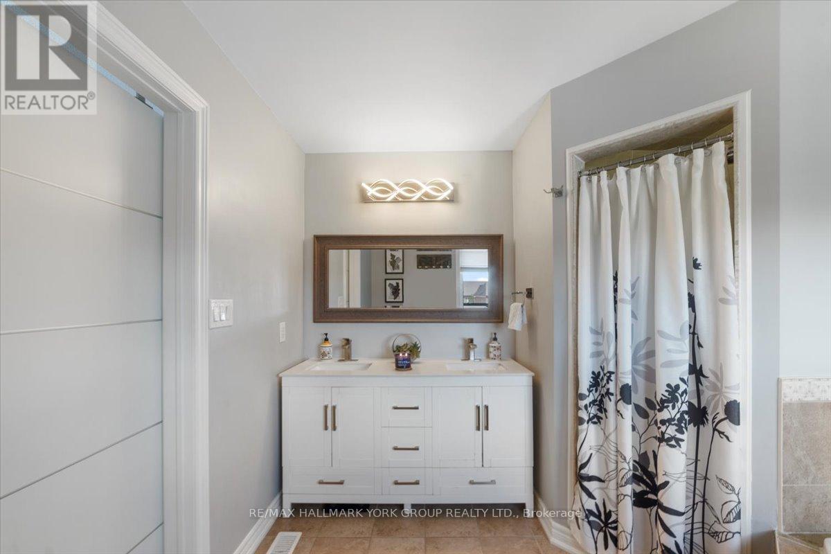 28 West Park Avenue, Bradford West Gwillimbury, Ontario  L3Z 0A8 - Photo 15 - N12371375