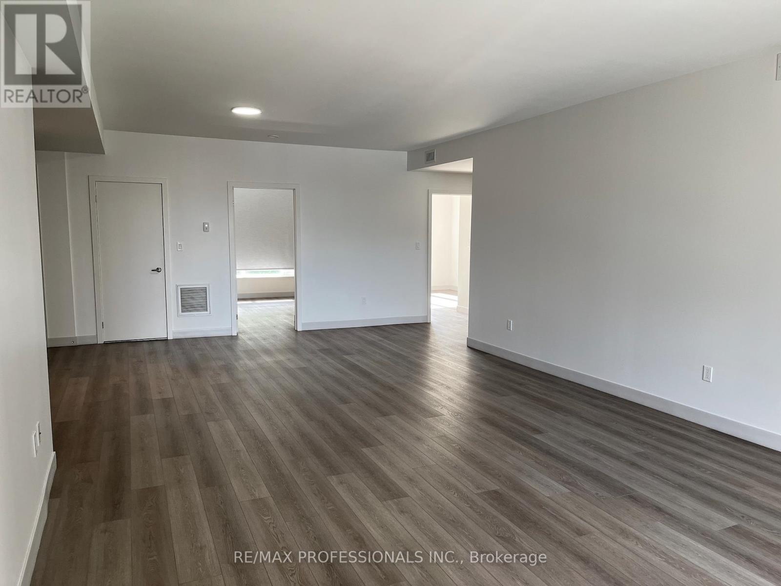 301 - 37 Antrim Crescent, Toronto, Ontario  M1P 0E8 - Photo 6 - E12371385
