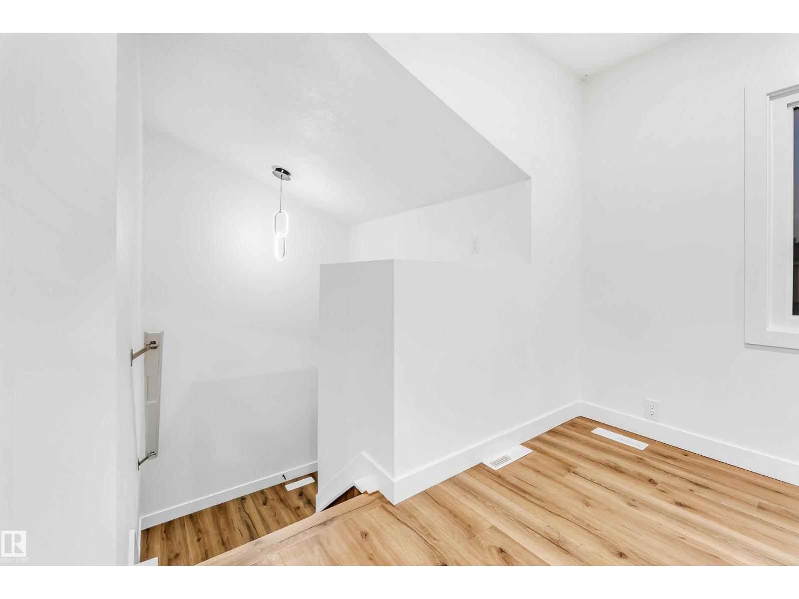 4616 32 Av Nw, Edmonton, Alberta  T6L 5J4 - Photo 16 - E4455402