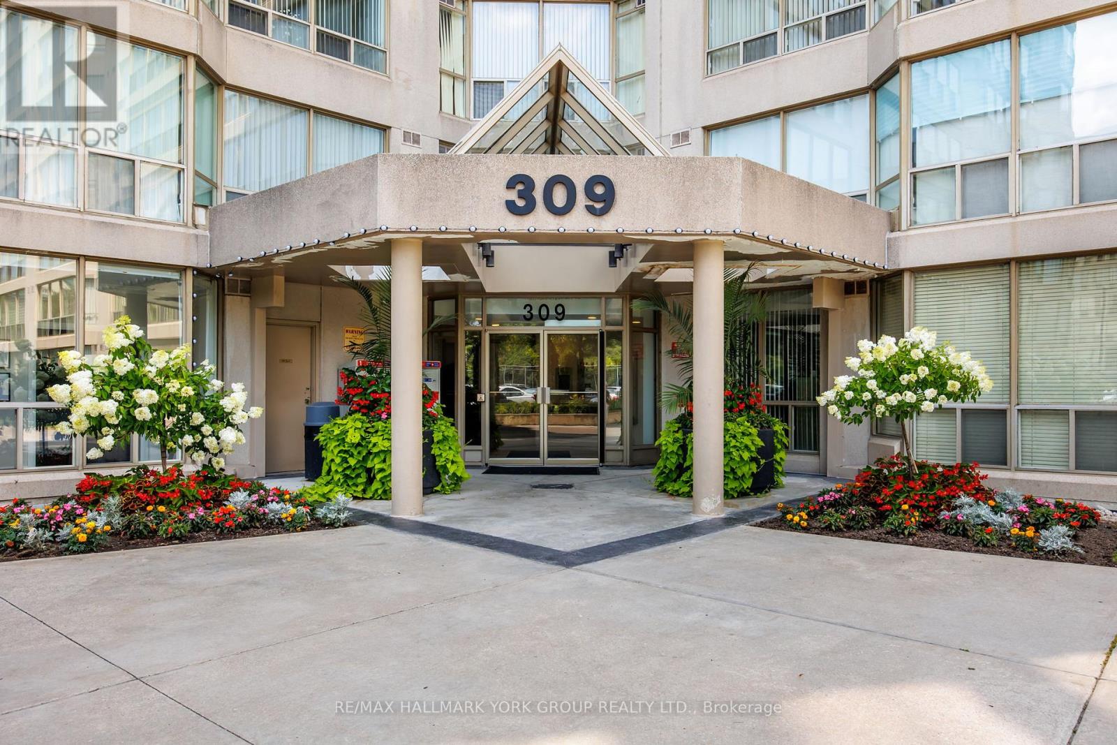 301 - 309 Major Mackenzie Drive, Richmond Hill, Ontario  L4C 9V5 - Photo 1 - N12371390