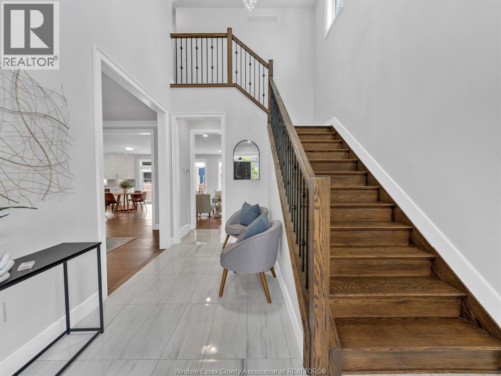 Property at 936 WESTWOOD image 3