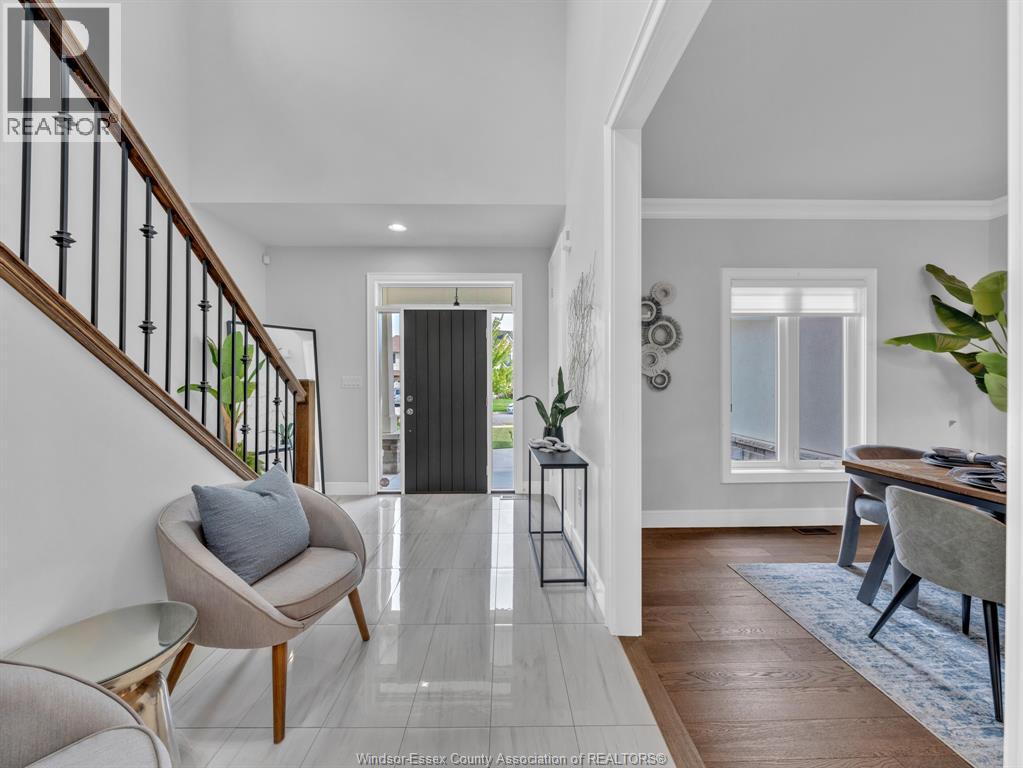 Property at 936 WESTWOOD image 4