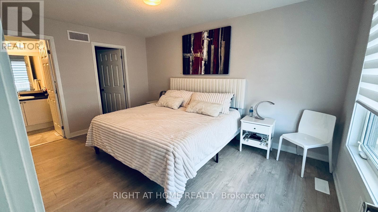 42 Stitch Mews, Ottawa, Ontario  K0A 2Z0 - Photo 5 - X12363831