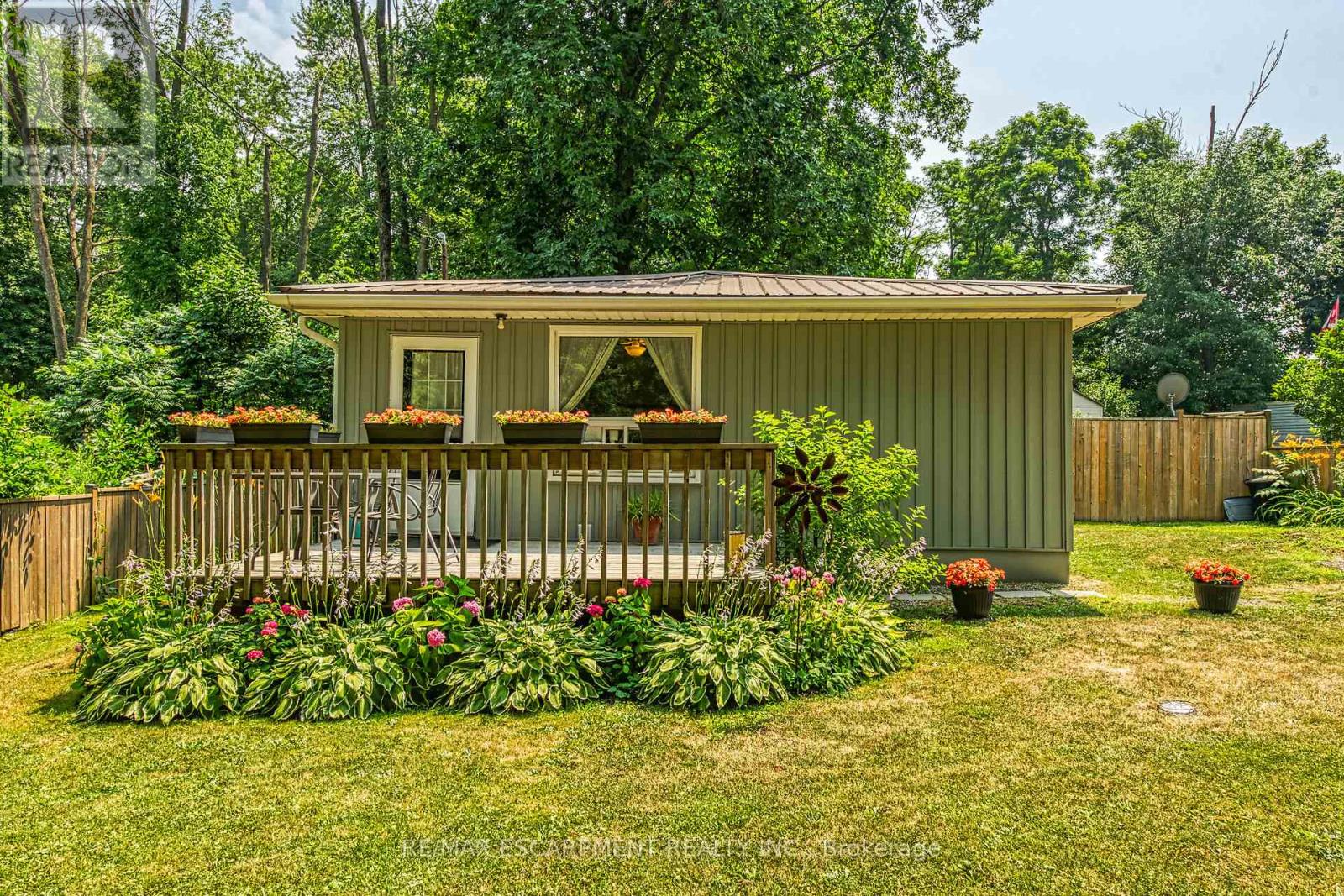 4 Nanticoke Valley Road, Haldimand, Ontario  N0A 1L0 - Photo 2 - X12285759