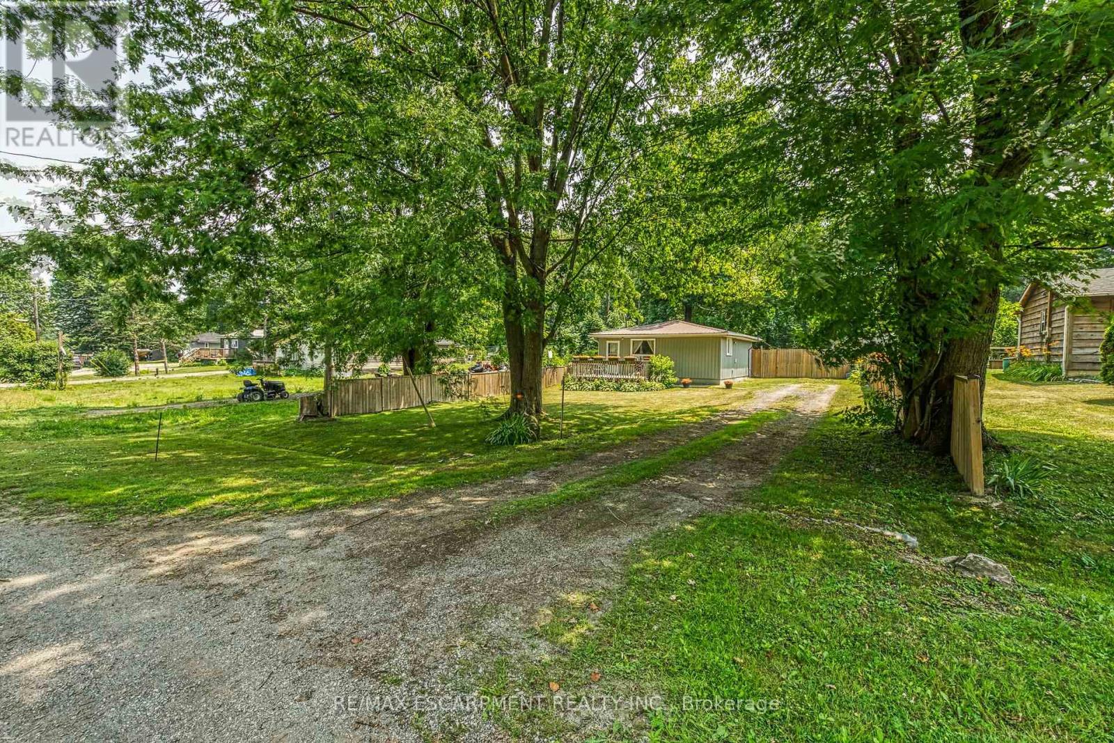 4 Nanticoke Valley Road, Haldimand, Ontario  N0A 1L0 - Photo 3 - X12285759