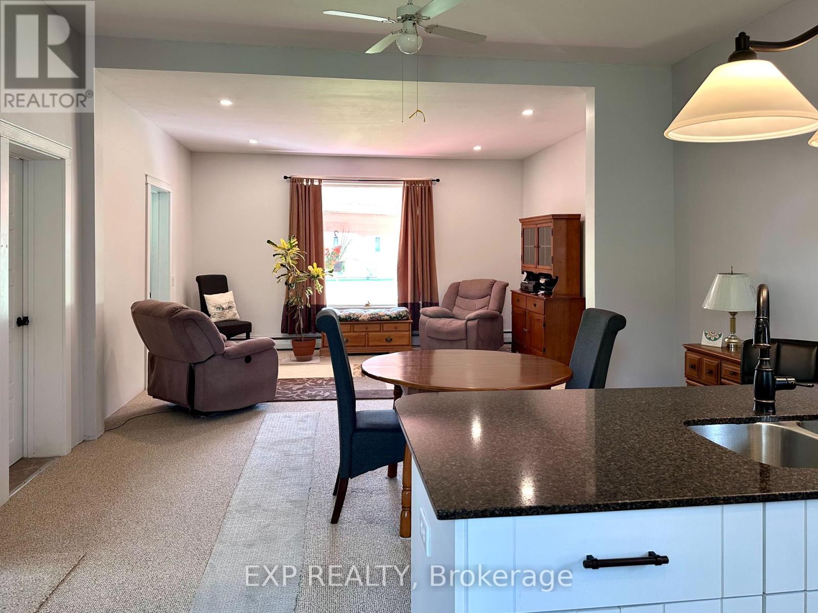 76 Sarah Street, Lambton Shores, Ontario  N0M 2M0 - Photo 11 - X12371428