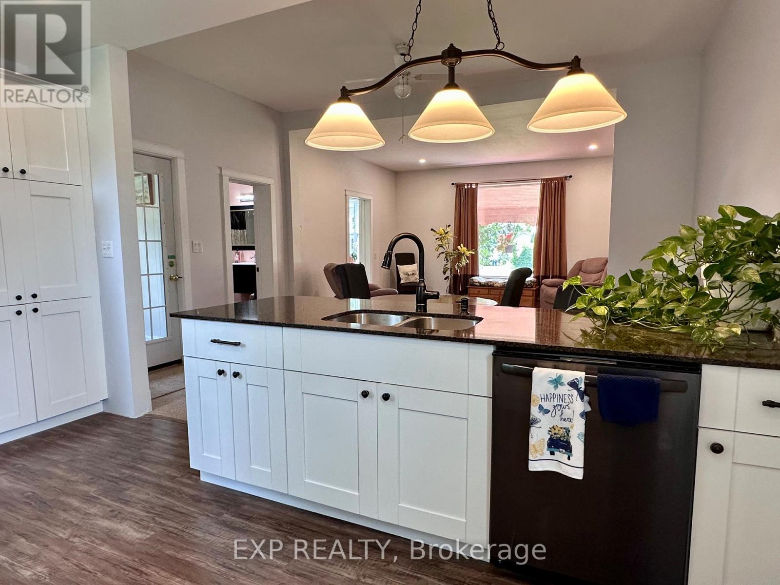 76 Sarah Street, Lambton Shores, Ontario  N0M 2M0 - Photo 14 - X12371428