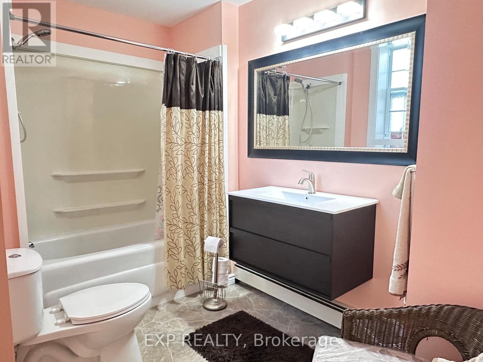 76 Sarah Street, Lambton Shores, Ontario  N0M 2M0 - Photo 15 - X12371428