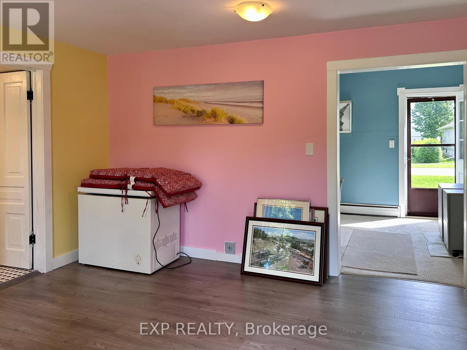 76 Sarah Street, Lambton Shores, Ontario  N0M 2M0 - Photo 18 - X12371428