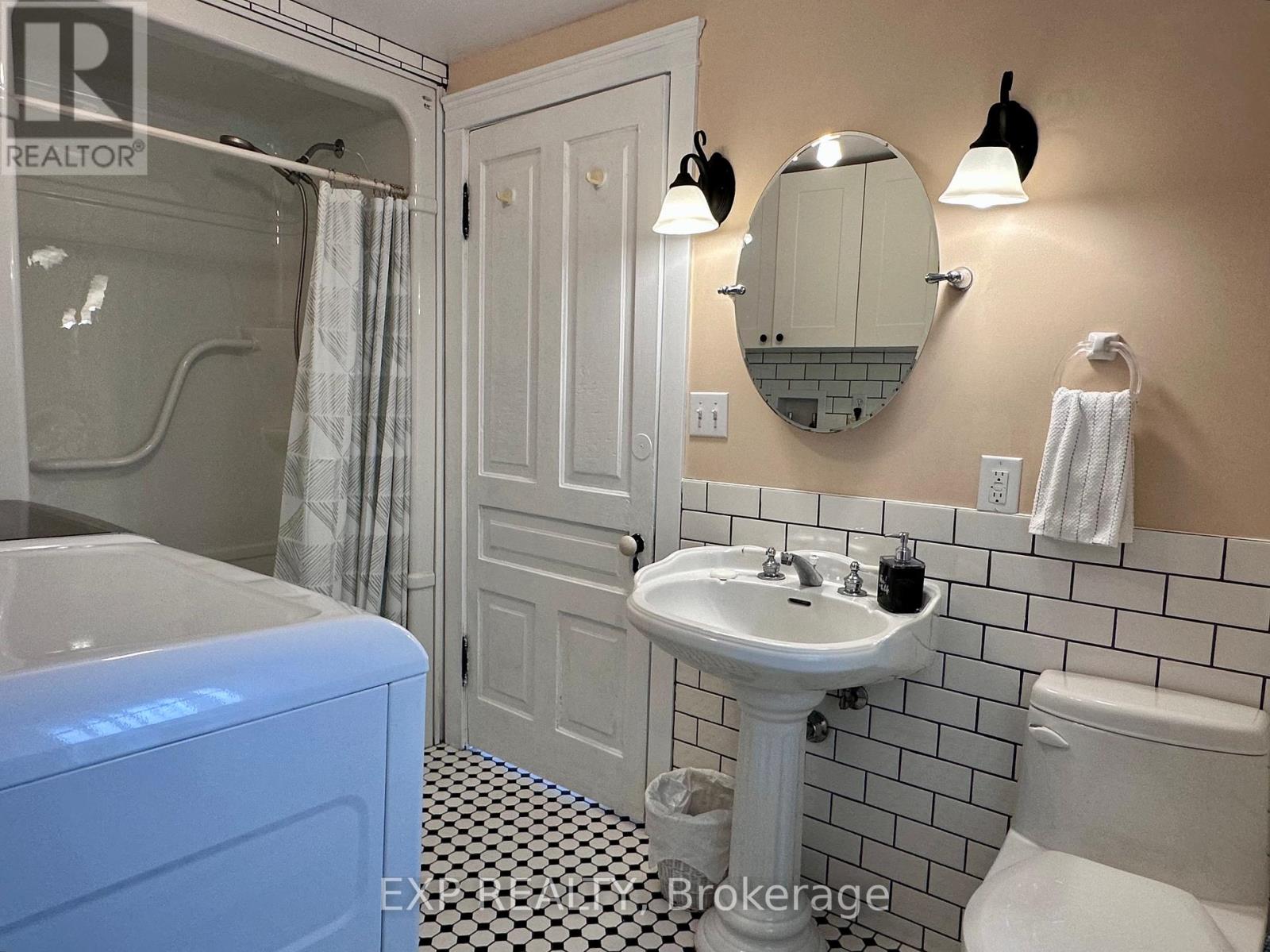 76 Sarah Street, Lambton Shores, Ontario  N0M 2M0 - Photo 24 - X12371428