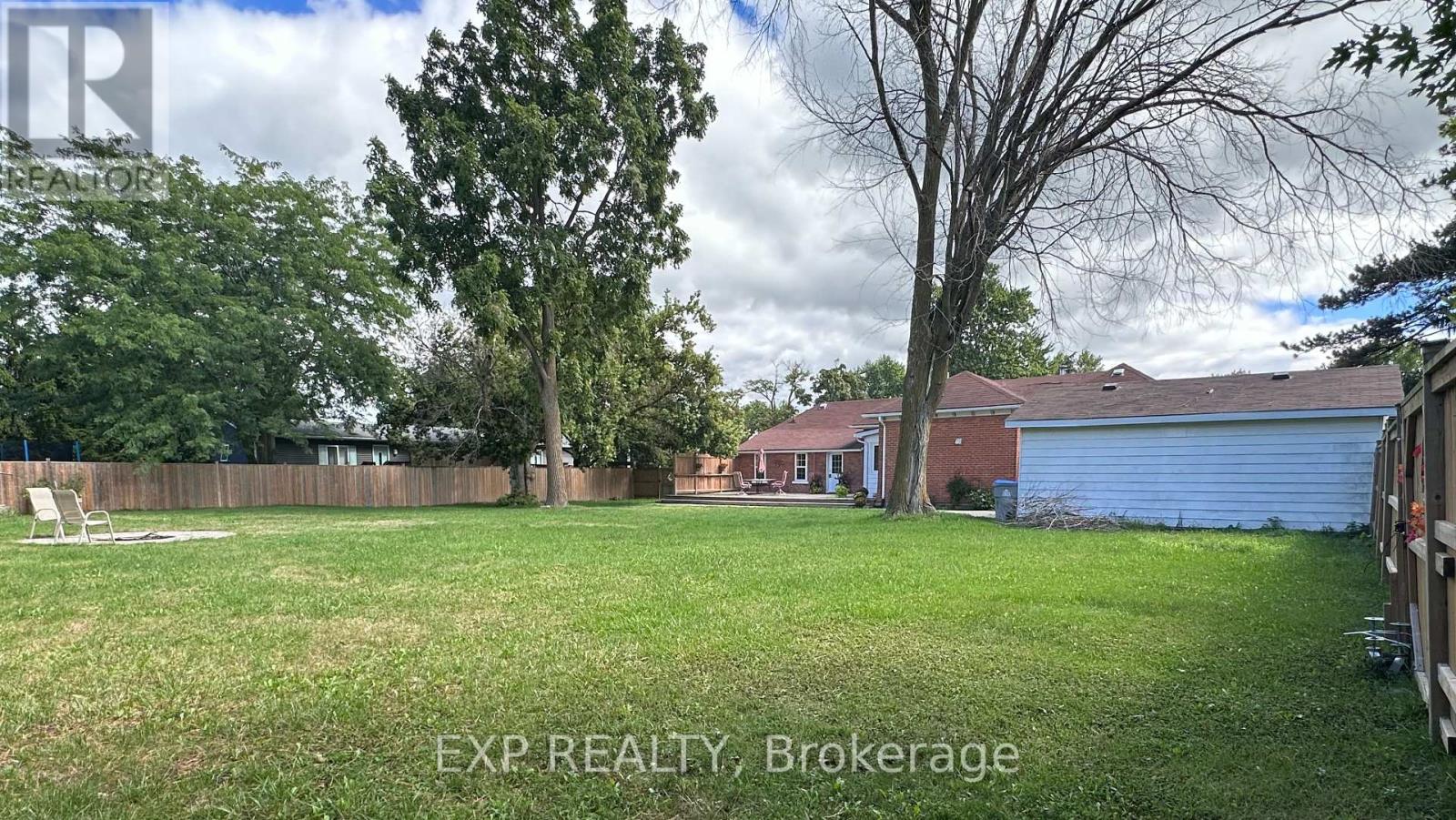 76 Sarah Street, Lambton Shores, Ontario  N0M 2M0 - Photo 31 - X12371428
