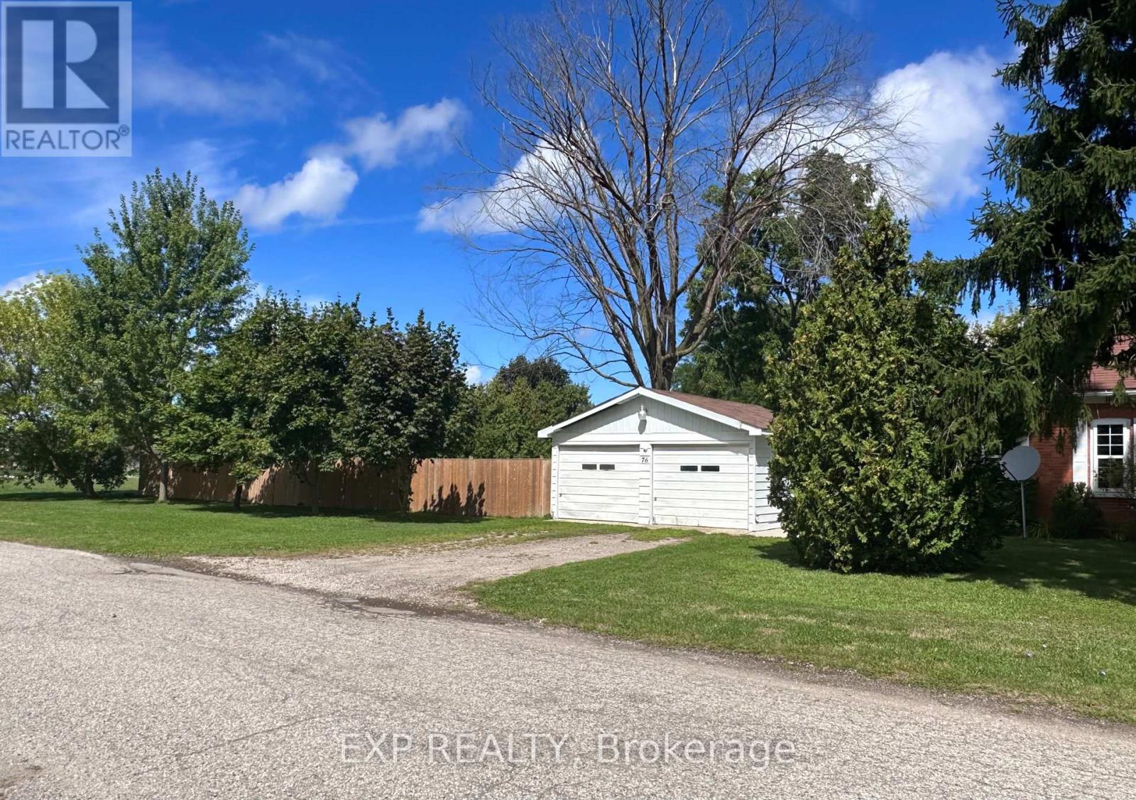76 Sarah Street, Lambton Shores, Ontario  N0M 2M0 - Photo 36 - X12371428