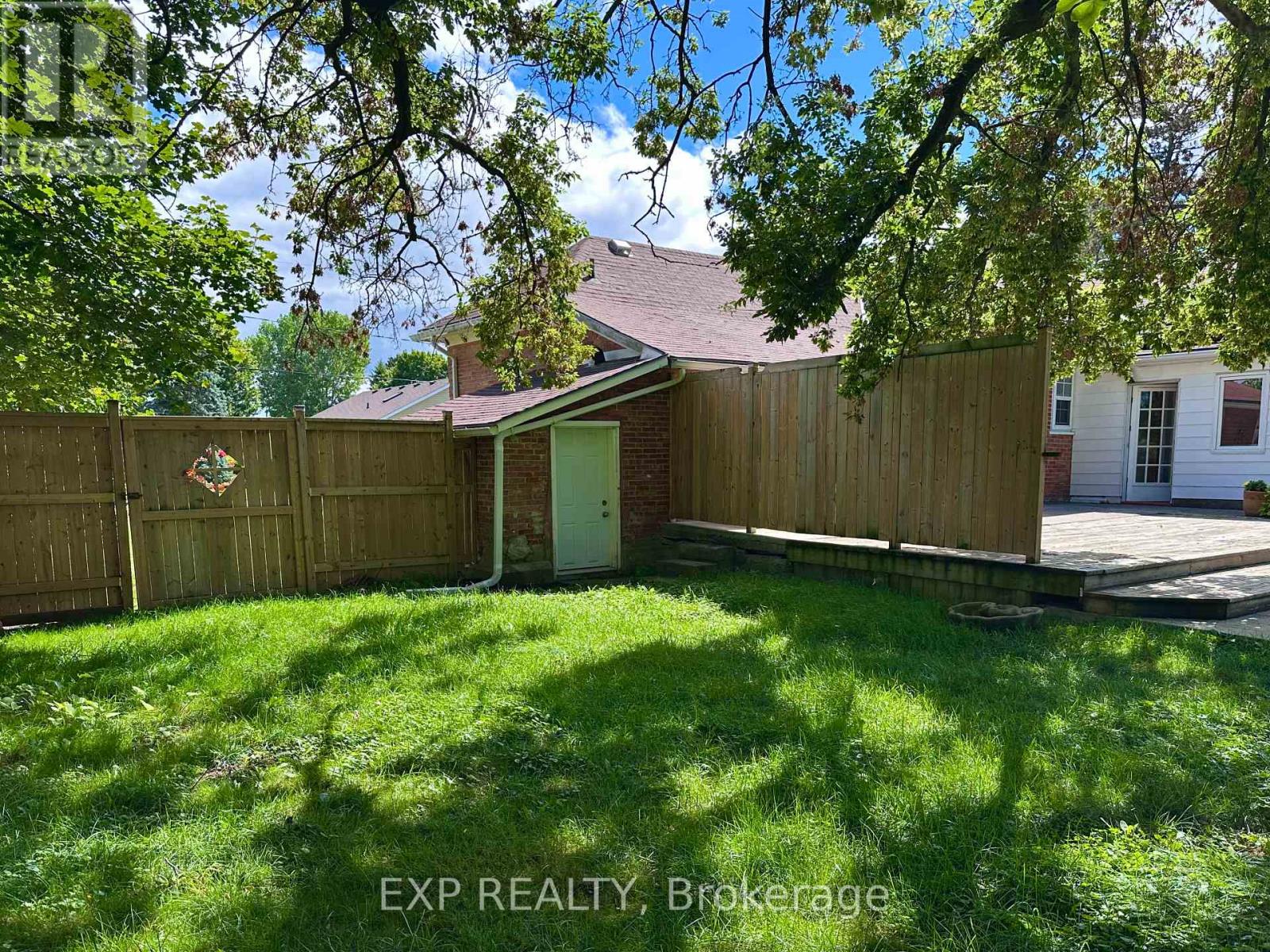 76 Sarah Street, Lambton Shores, Ontario  N0M 2M0 - Photo 40 - X12371428