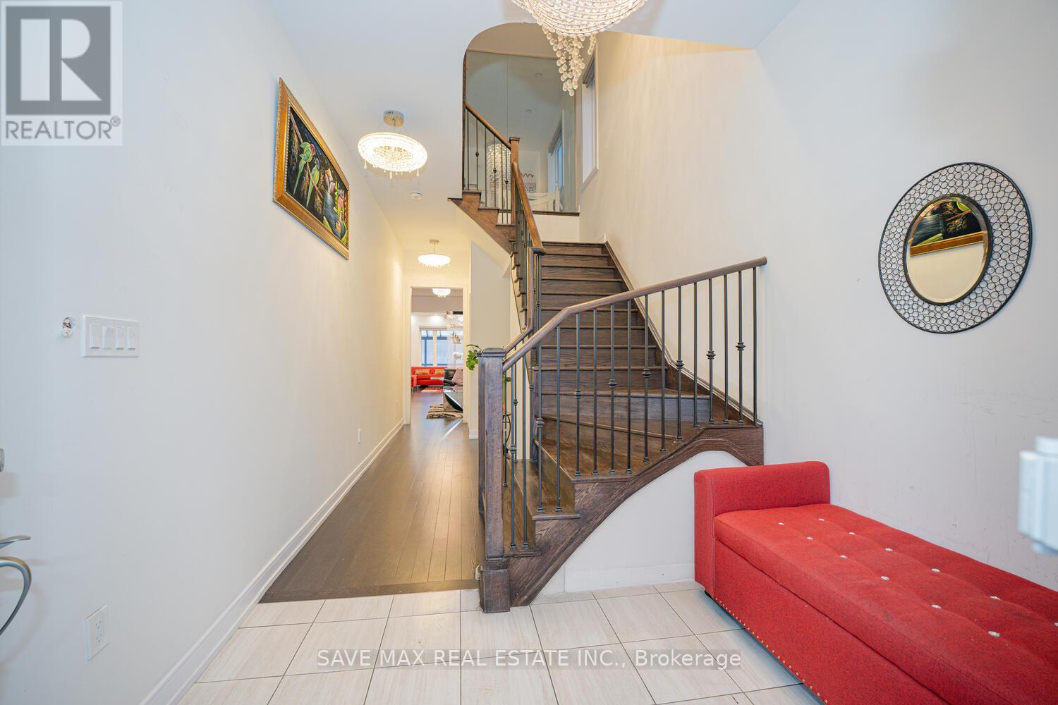 Property at 23 HENDRICKS CRESCENT image 4