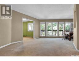304 2727 Victoria AVENUE Cathedral RG