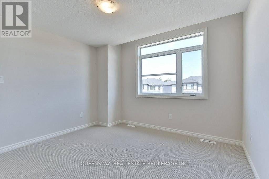 1361 Michael Circle, London East, Ontario  N5V 0B8 - Photo 11 - X12371420