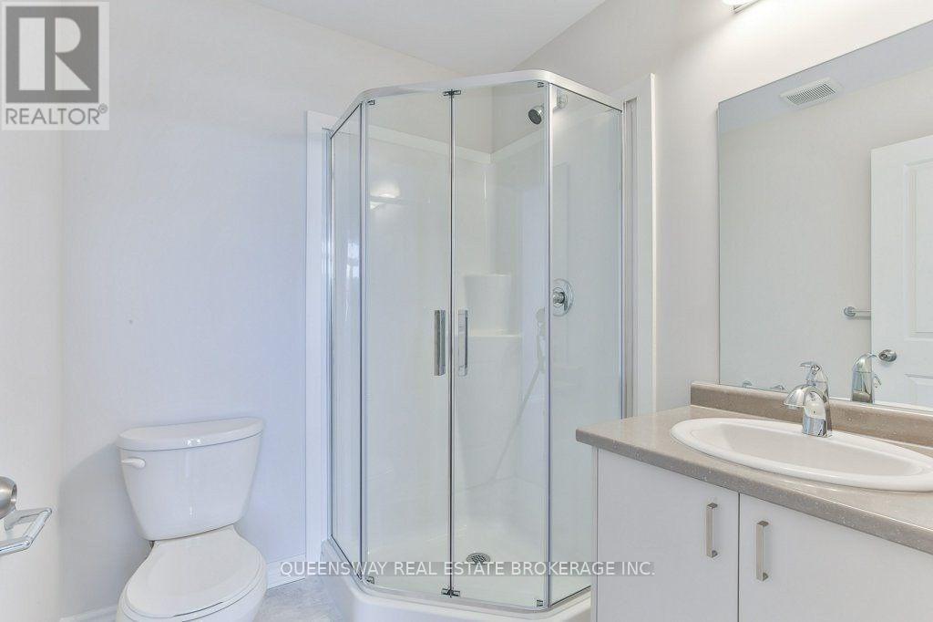 1361 Michael Circle, London East, Ontario  N5V 0B8 - Photo 12 - X12371420