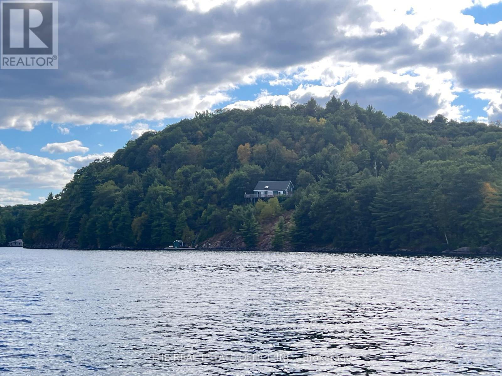 12 ISLAND M, Muskoka Lakes, Ontario