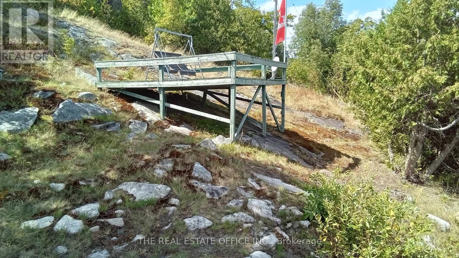12 Island M, Muskoka Lakes, Ontario  P0B 1M0 - Photo 18 - X12371437