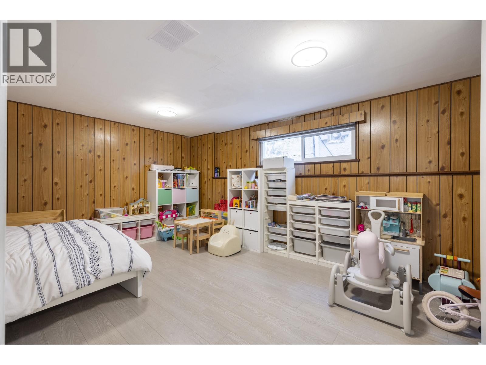 Listing Picture 20 of 24 : 128 N HOLDOM AVENUE, Burnaby / 本拿比 - 魯藝地產 Yvonne Lu Group - MLS Medallion Club Member