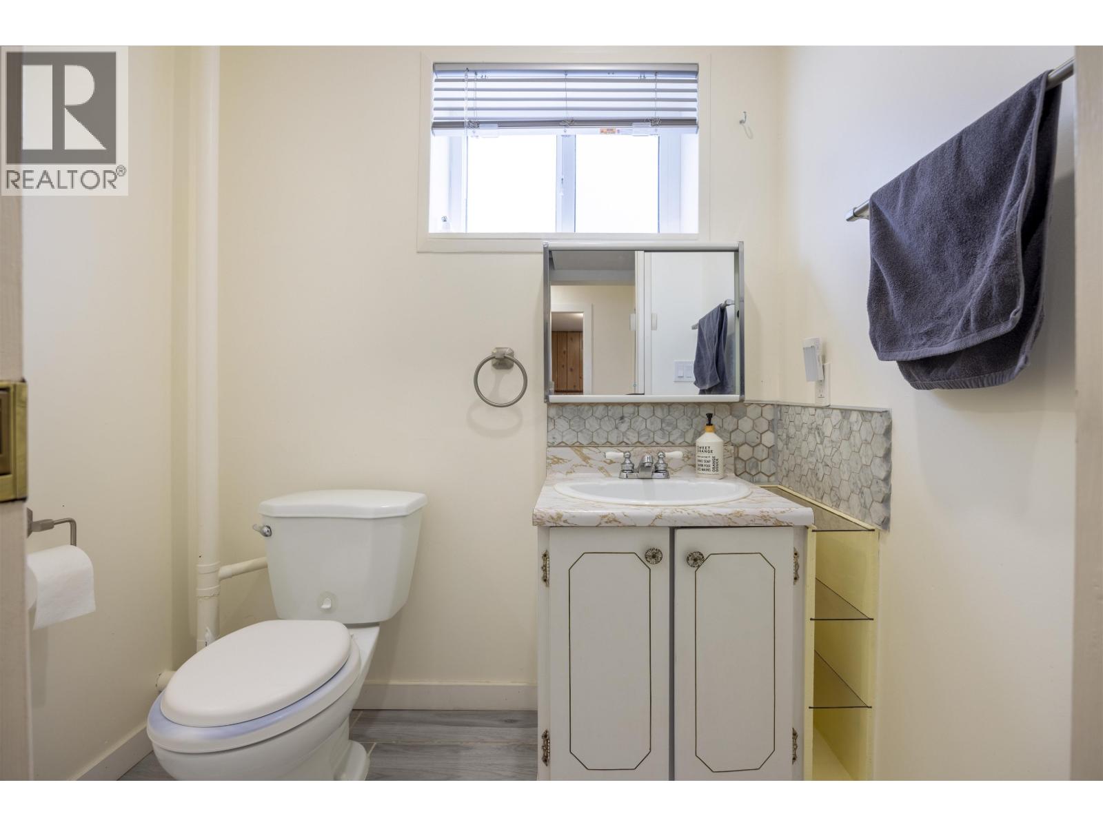 Listing Picture 23 of 24 : 128 N HOLDOM AVENUE, Burnaby / 本拿比 - 魯藝地產 Yvonne Lu Group - MLS Medallion Club Member