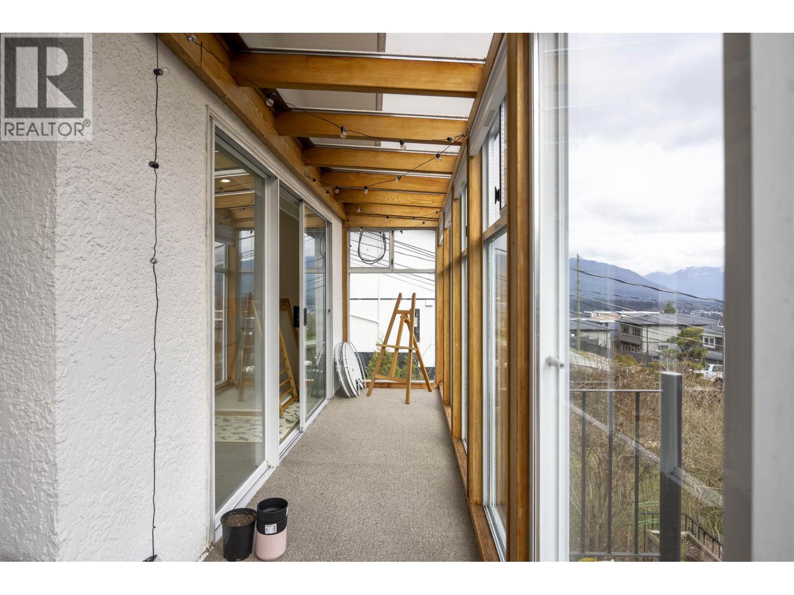Listing Picture 9 of 24 : 128 N HOLDOM AVENUE, Burnaby / 本拿比 - 魯藝地產 Yvonne Lu Group - MLS Medallion Club Member