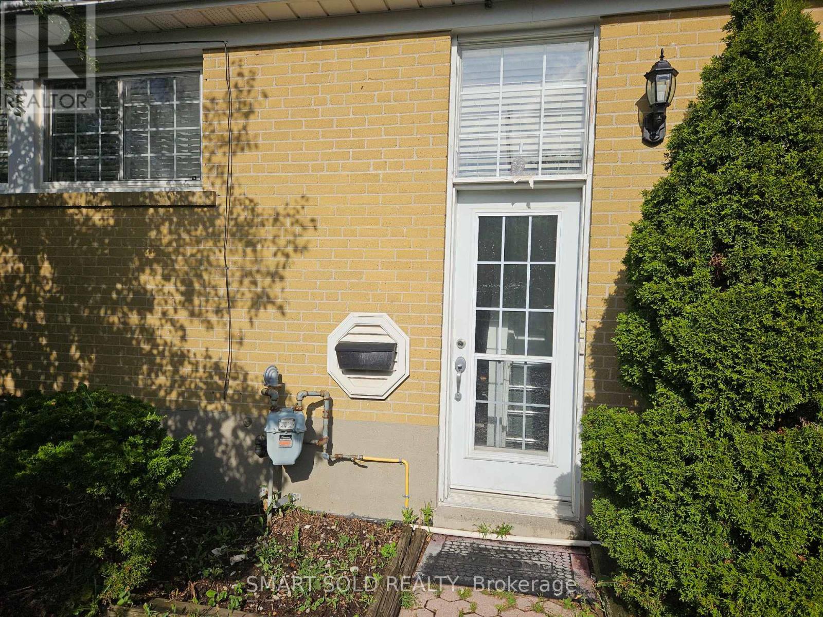 2 - 223 Browndale Cres Lower, Richmond Hill, Ontario  L4C 3H9 - Photo 10 - N12371457