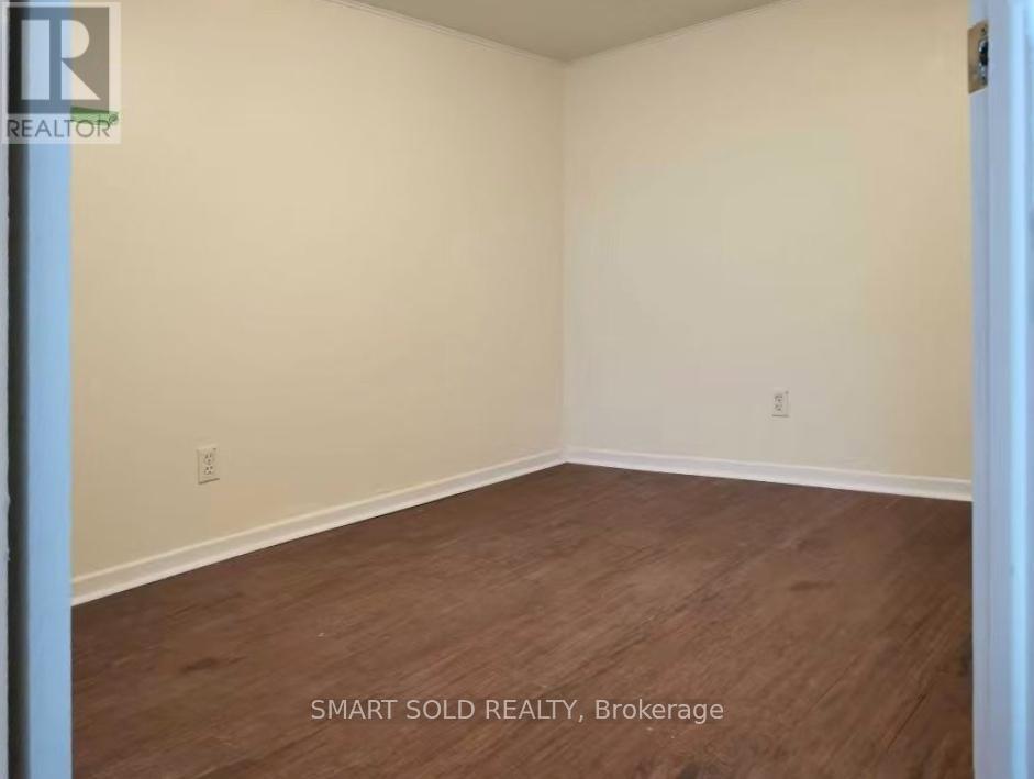 2 - 223 Browndale Cres Lower, Richmond Hill, Ontario  L4C 3H9 - Photo 6 - N12371457