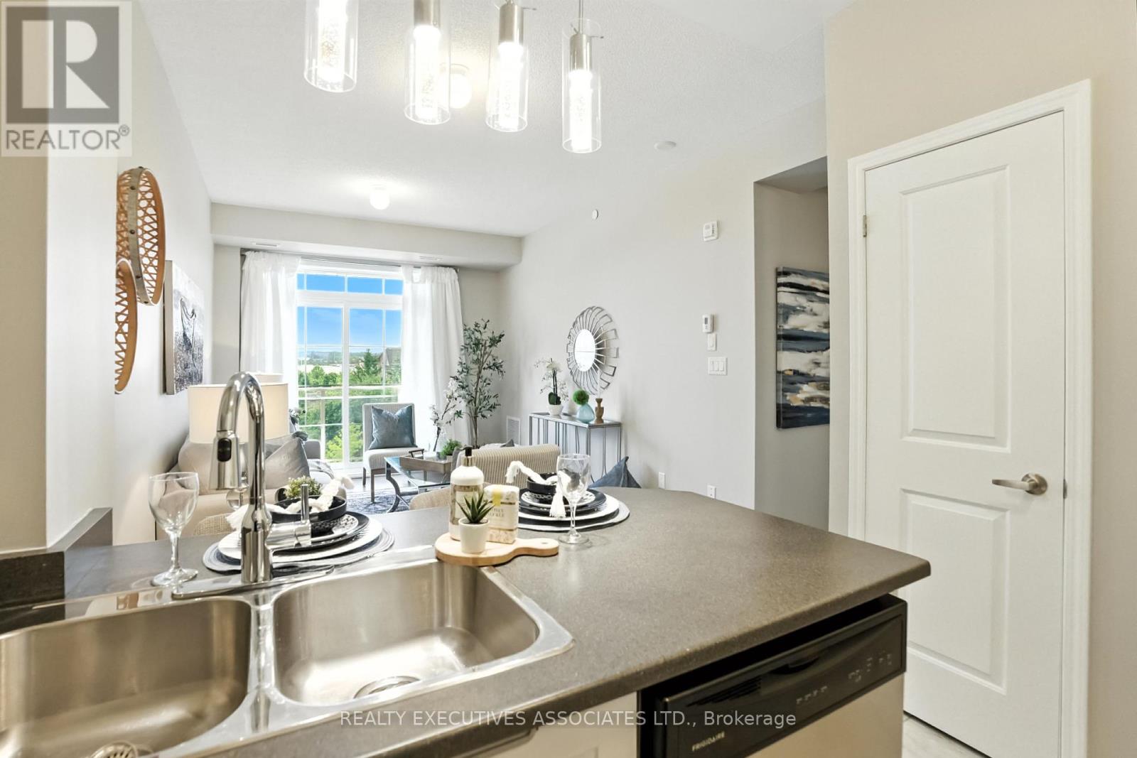 411 - 84 Aspen Springs Drive, Clarington, Ontario  L1C 0V3 - Photo 7 - E12252671
