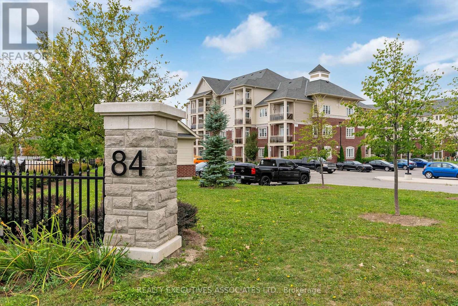 411 - 84 ASPEN SPRINGS DRIVE, Clarington, Ontario