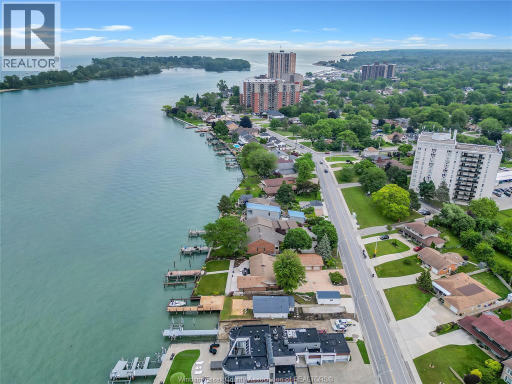 8266 Riverside Drive East, Windsor, Ontario  N8S 1E6 - Photo 6 - 25021857