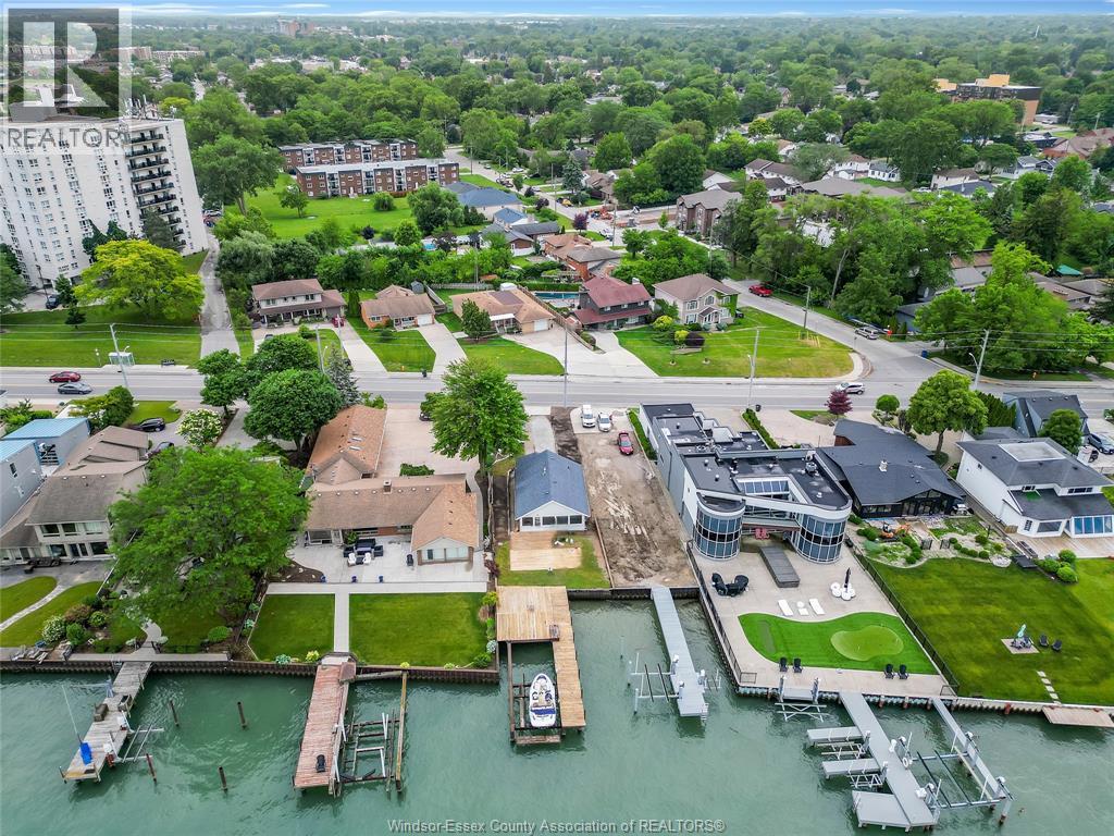 8266 Riverside Drive East, Windsor, Ontario  N8S 1E6 - Photo 5 - 25021857