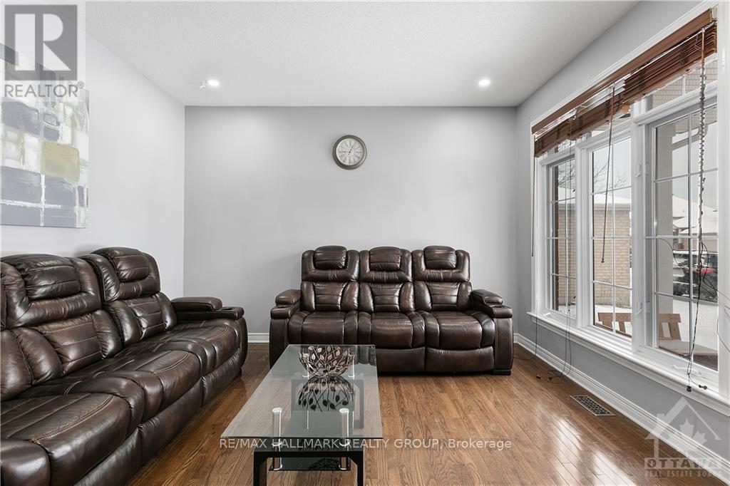 4464 Shoreline Drive, Ottawa, Ontario  K1V 1R7 - Photo 3 - X12371487