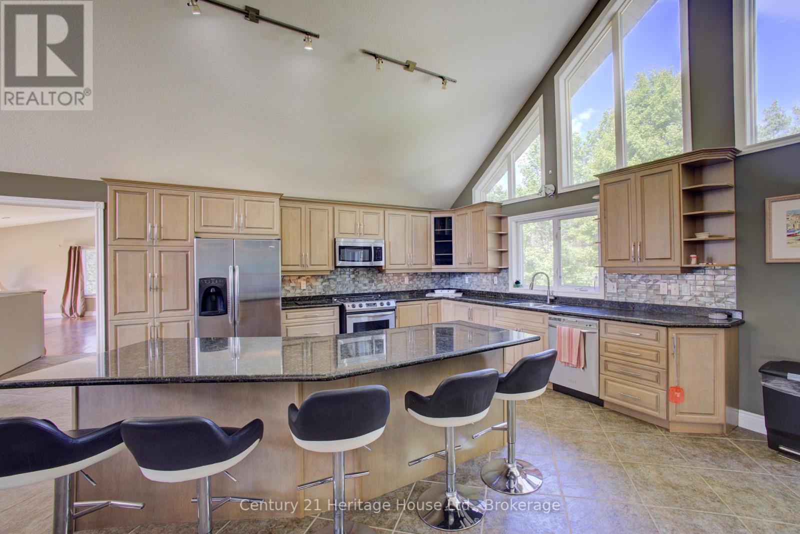 323179 Durham Road E, West Grey, Ontario  N0G 1R0 - Photo 19 - X12371489
