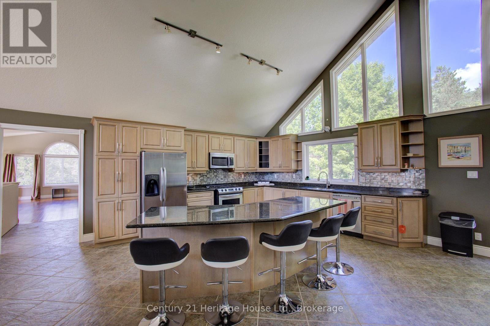 323179 Durham Road E, West Grey, Ontario  N0G 1R0 - Photo 20 - X12371489