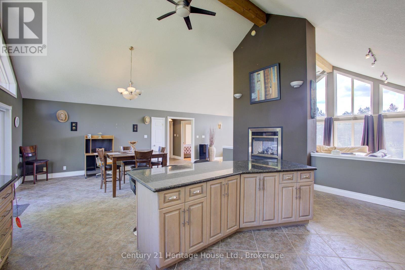 323179 Durham Road E, West Grey, Ontario  N0G 1R0 - Photo 23 - X12371489