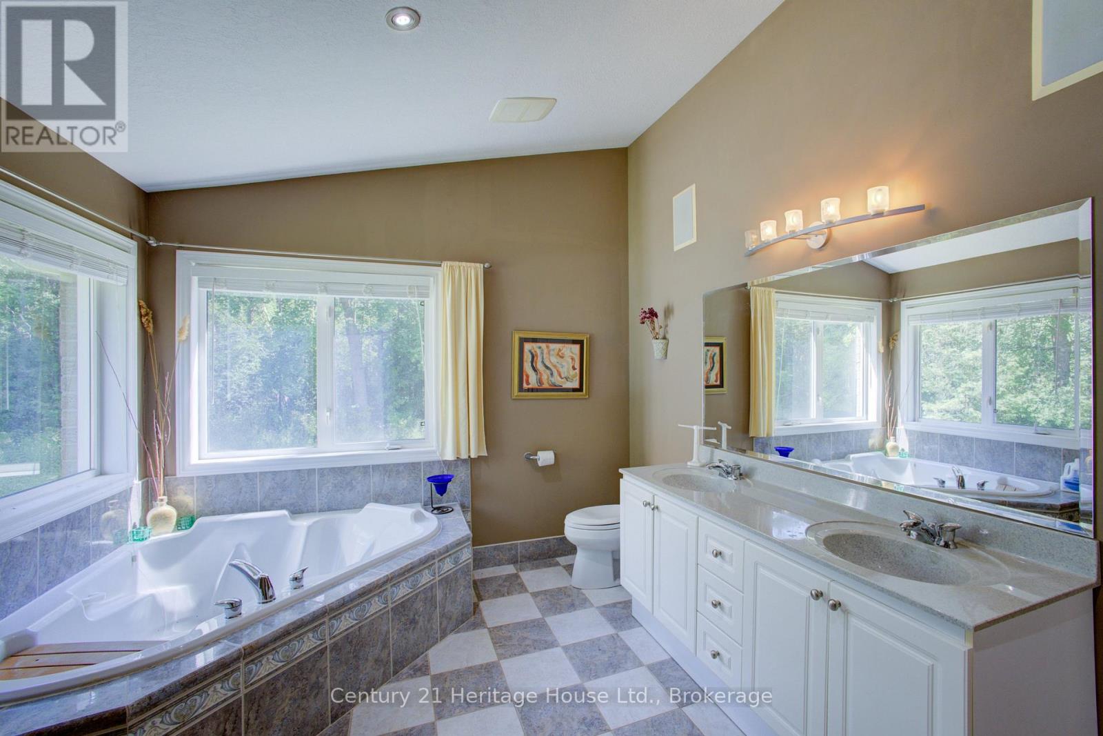 323179 Durham Road E, West Grey, Ontario  N0G 1R0 - Photo 27 - X12371489